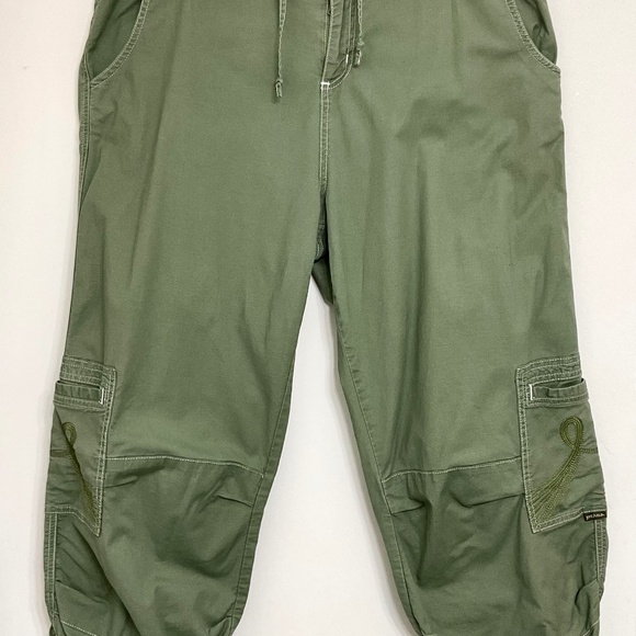 Prana Breathe Cropped Green Drawstring Cargo Hiking Pants Stretch Capri Size XL - Picture 1 of 10